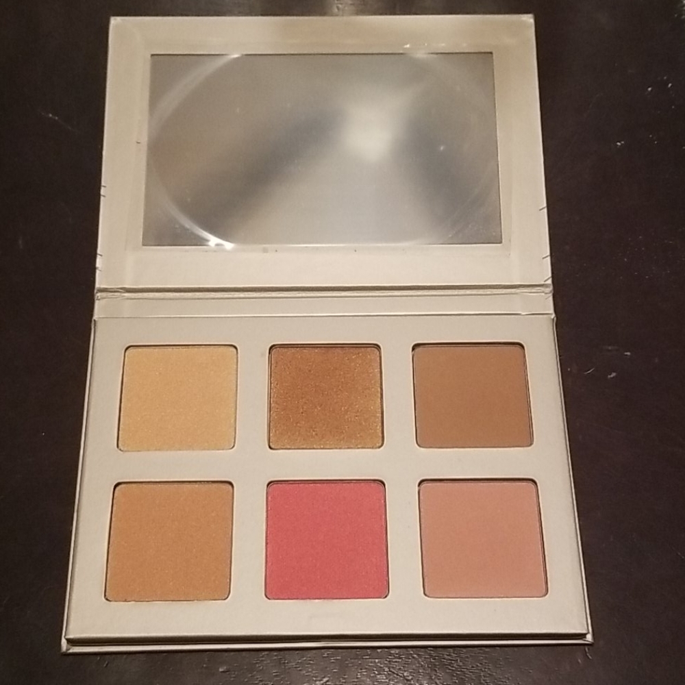Makeup - Picture 2 of 2